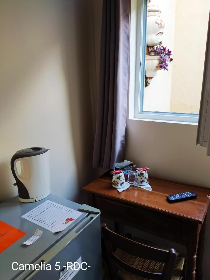 Les Coquelicots Hotell Montrouge Eksteriør bilde